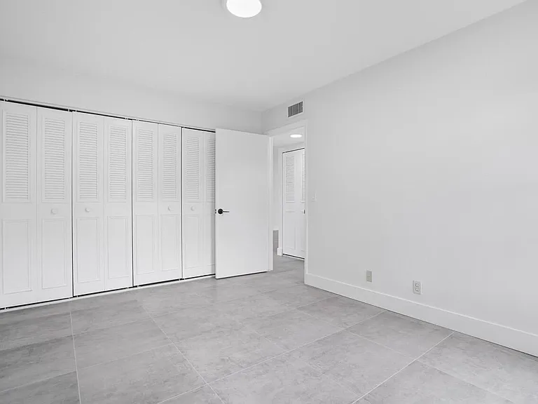 737 Nantucket Cir #B — Photo 13