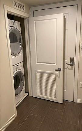 3rd image of 931 E Walnut St Unit 109