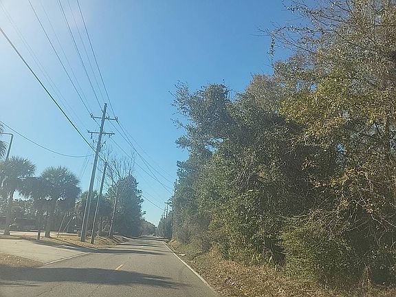 5th image of 706 W Howze Beach Rd