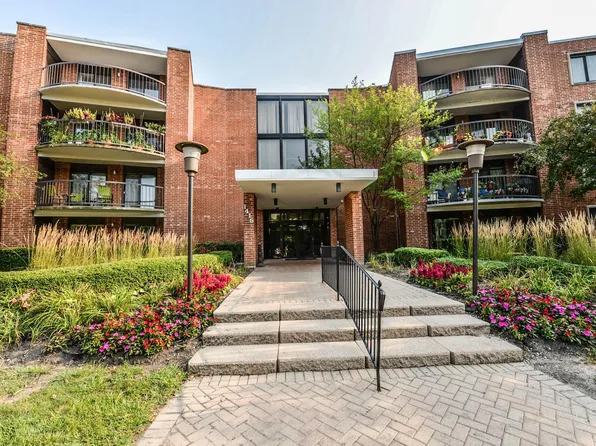 1415 E Central Rd, Arlington Heights, IL