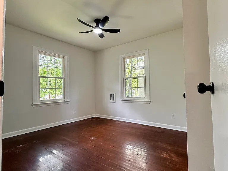641 Miller St — Photo 15