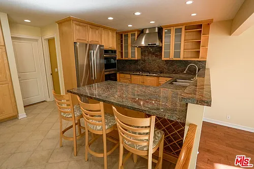 17097 Palisades Cir Photo 1