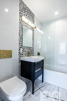 Rented by EXR | media 21