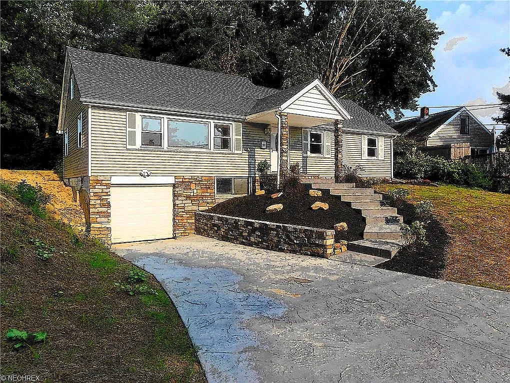 3293 Kingsley Dr photo 1