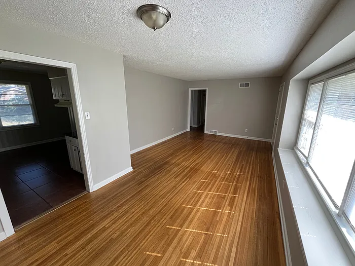 3 bed, 2.0 bath, 1236 sqft, $1,225 — Photo 4