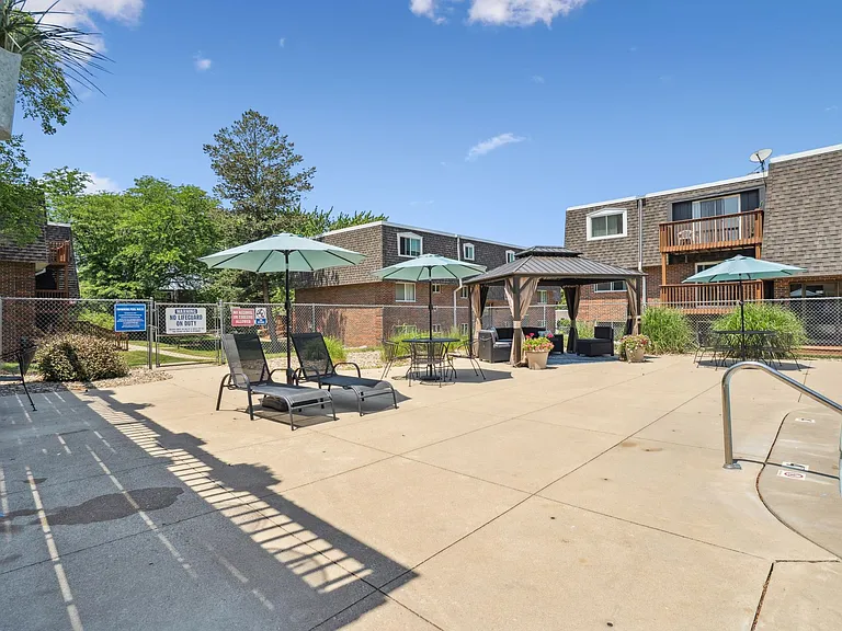 Lantern Square Apartments Spacious 1, 2 & 3 Bedrooms — Photo 7