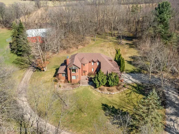 4764 Vincent Dr, Holly, MI 48442