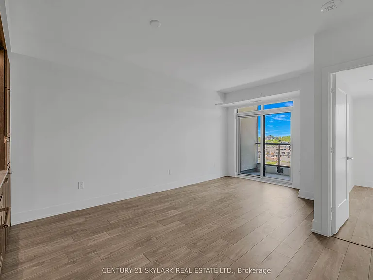 858 Dupont St #713 — Photo 5