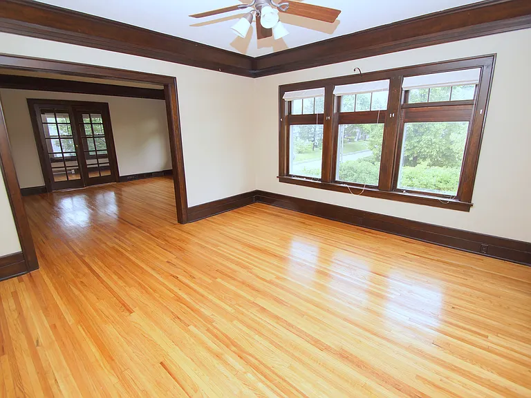 2523 Leclaire St — Photo 8