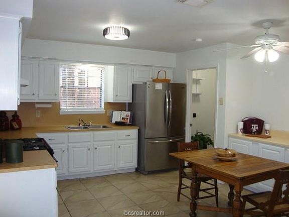 4th image of 2814 Forestwood Dr