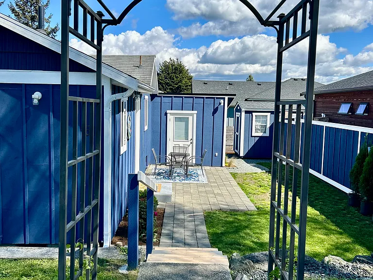 1511 L Ave — Photo 2