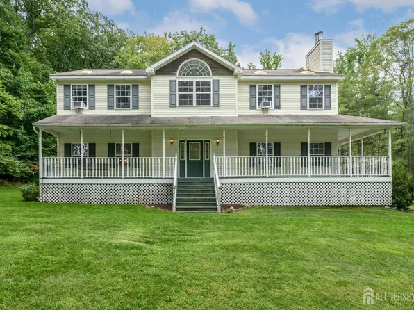 34 Highland Ave, Andover, NJ 07821