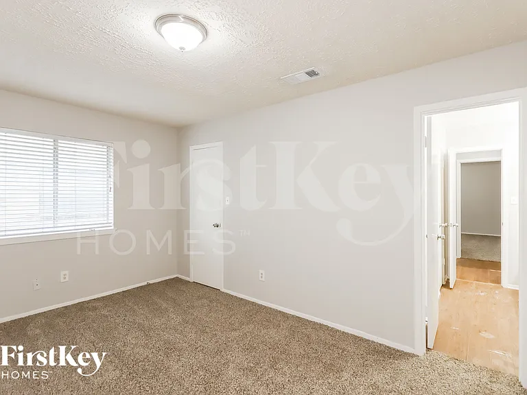 13323 Oak Ledge Dr — Photo 12
