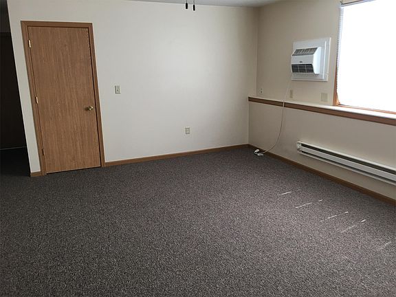 2nd image of 3027 River Rd APT 1