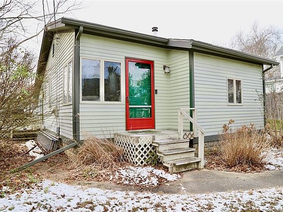 2nd image of 20 Schaeffer St