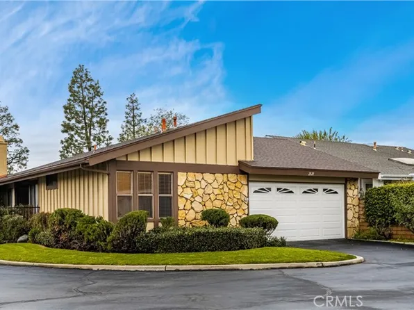 2121 Barclay Ct, Santa Ana, CA 92701