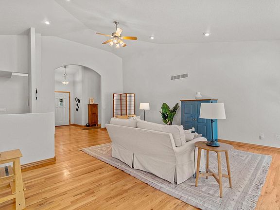 4th image of 4885 Coffeetree Dr
