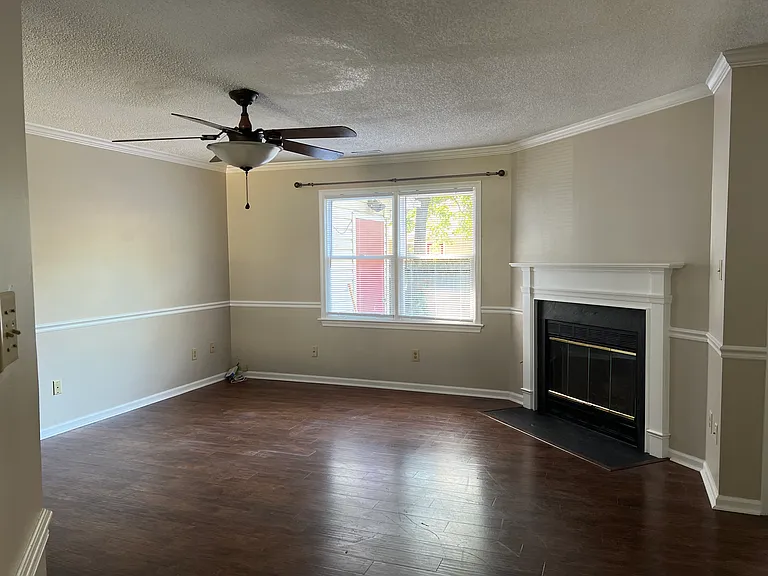 103 Hearthstone — Photo 6