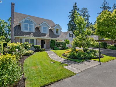 7970 SW Broadmoor Ter, Portland, OR, 97225