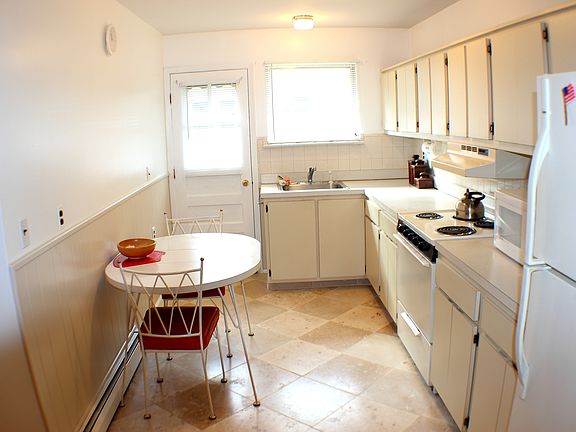 2nd image of 2009 Hovsons Blvd