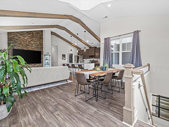 5th image of 311 Fishers Ct