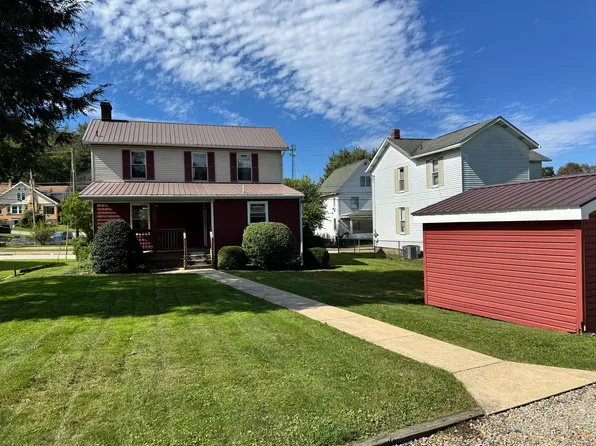 210 E 4th St, Derry, PA 15627