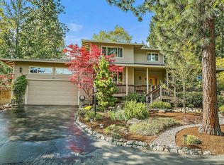951 Pinecrest Ter, Ashland, OR 97520