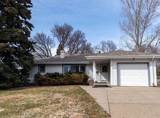 1136 S Highland Acres Rd, Bismarck, ND 58501