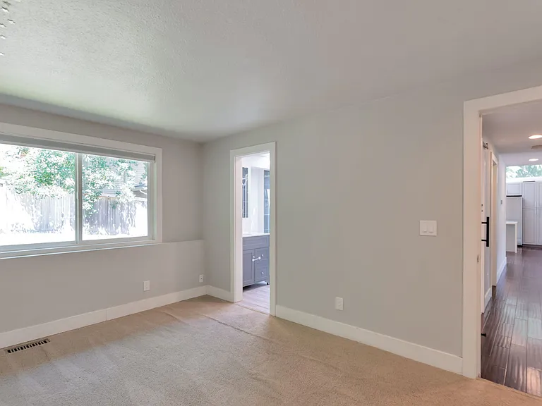 22826 NE 21st Pl — Photo 24