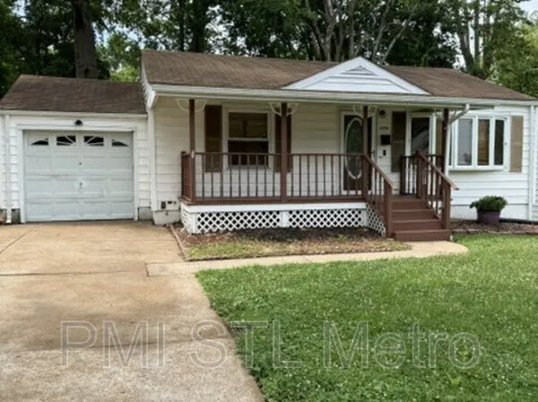 1254 Roxton Dr, Saint Louis, MO 63137