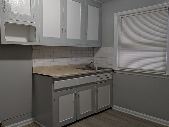 2nd image of 15143 Evergreen Rd