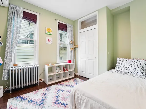 106 Griffith Street image 15 of 40