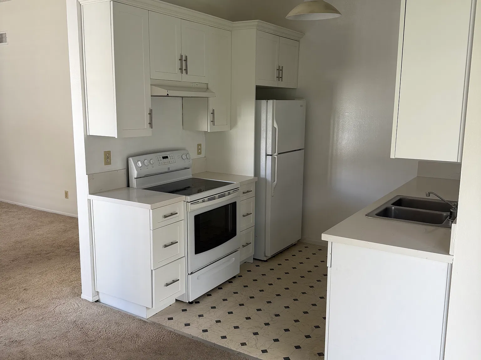 2 bed, 1300 sqft, $3,200 — Photo 2