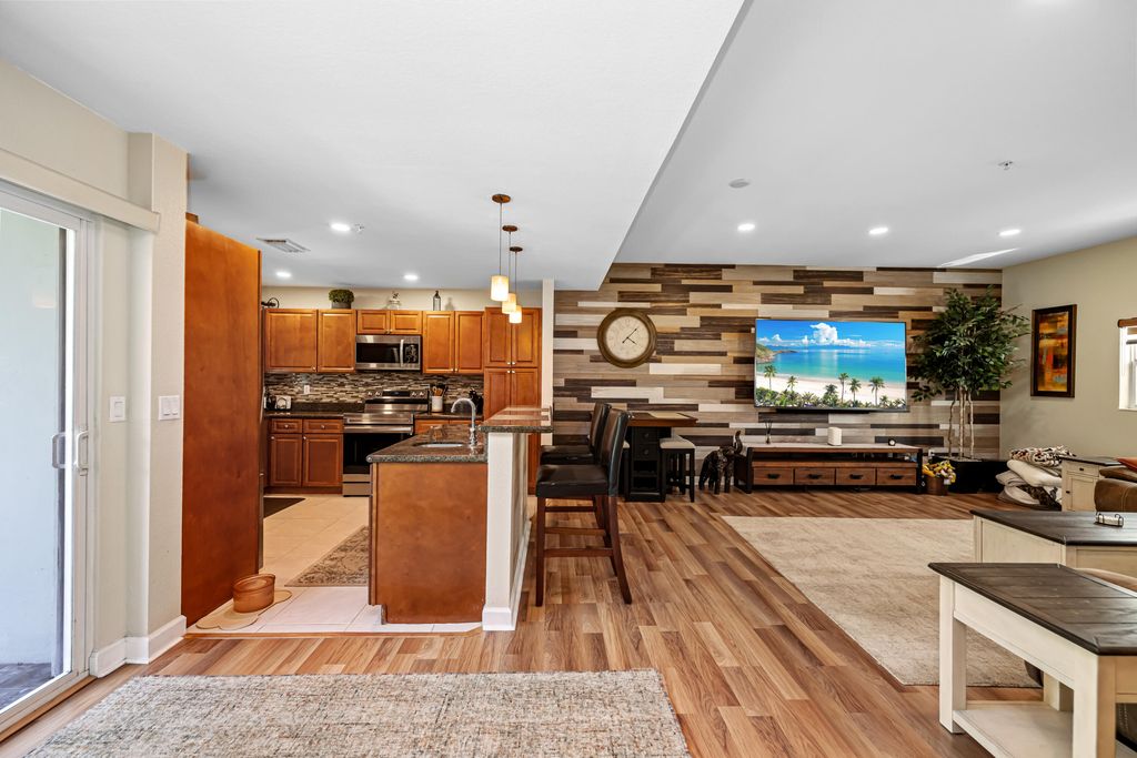 429 NE 1st Street, photo 5