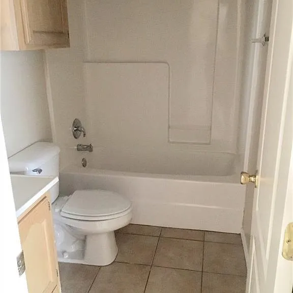 812 N Cross Ln #4 — Photo 17