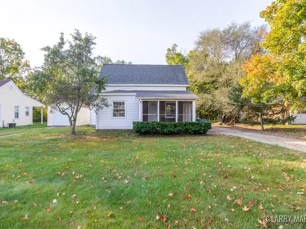 411 Sherman St, Middleville, MI 49333