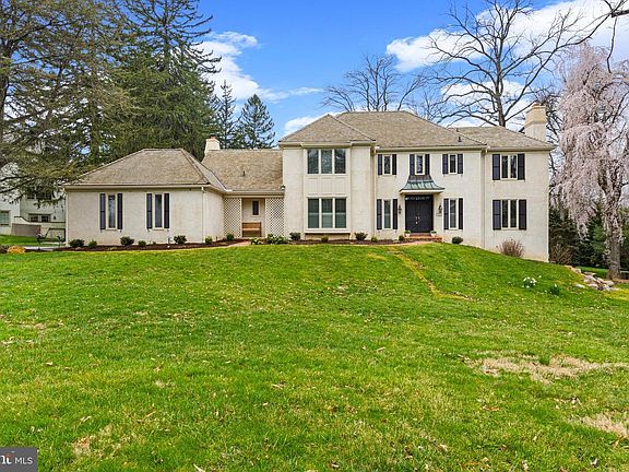 2nd image of 217 Ravenscliff Rd
