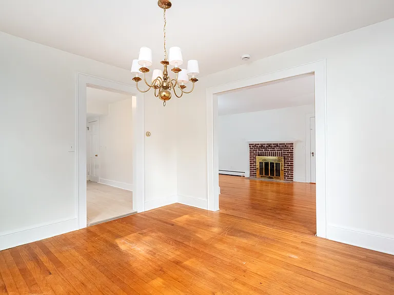 31 Hillandale Rd — Photo 18