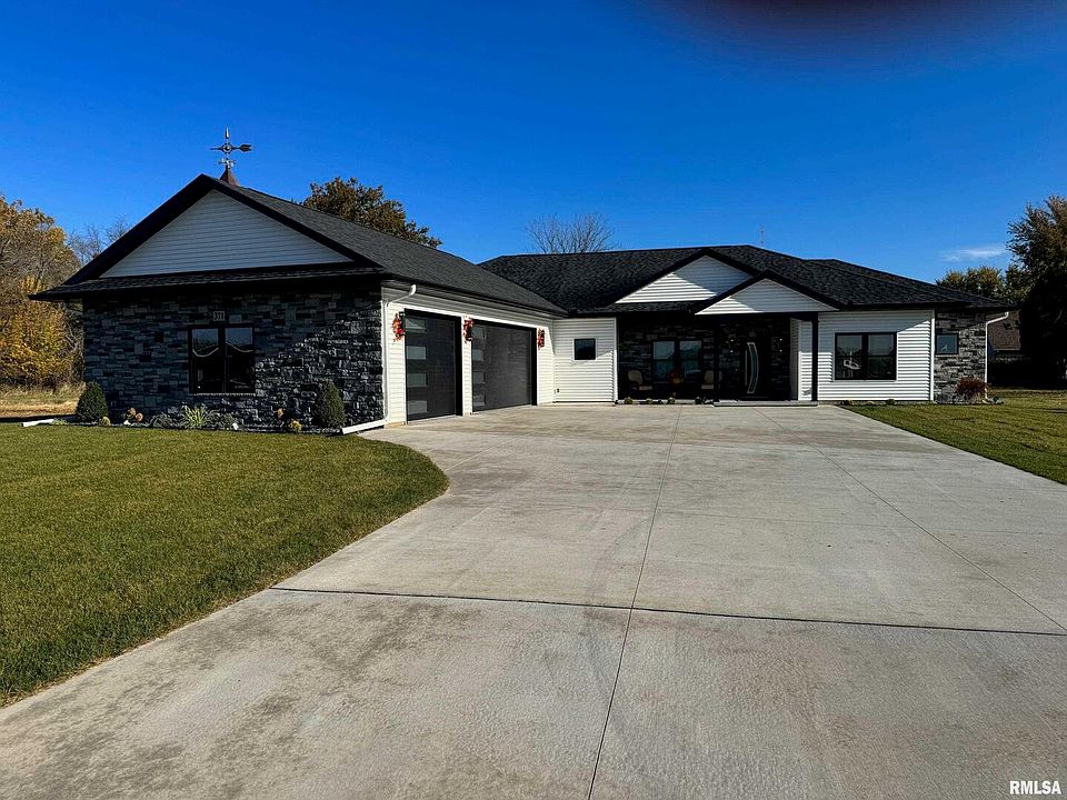 1st image of 371 Linda Ln