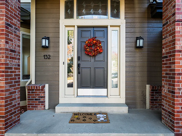 132 Skyview Ct — Photo 3