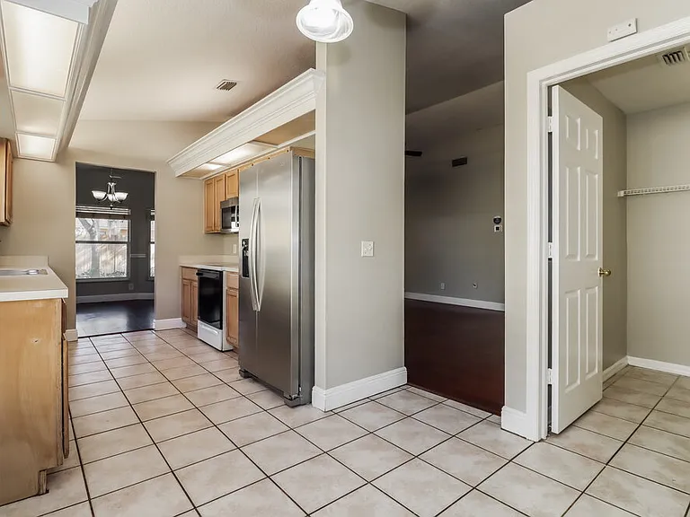 4532 Preston Woods Dr — Photo 8