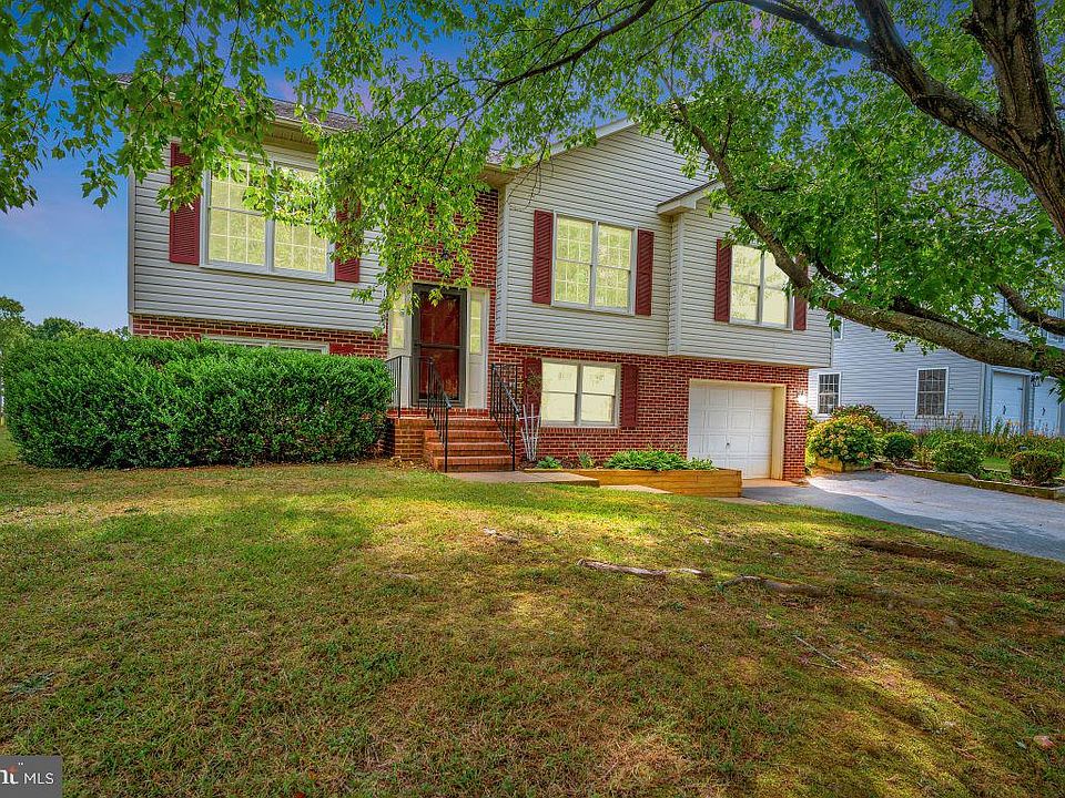 1st image of 10405 Heather Greens Cir