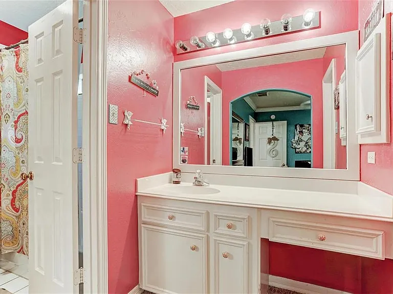 1706 Country Squire Dr — Photo 28