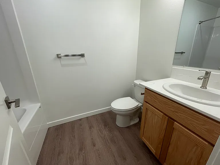 609 N Water St #201 — Photo 8