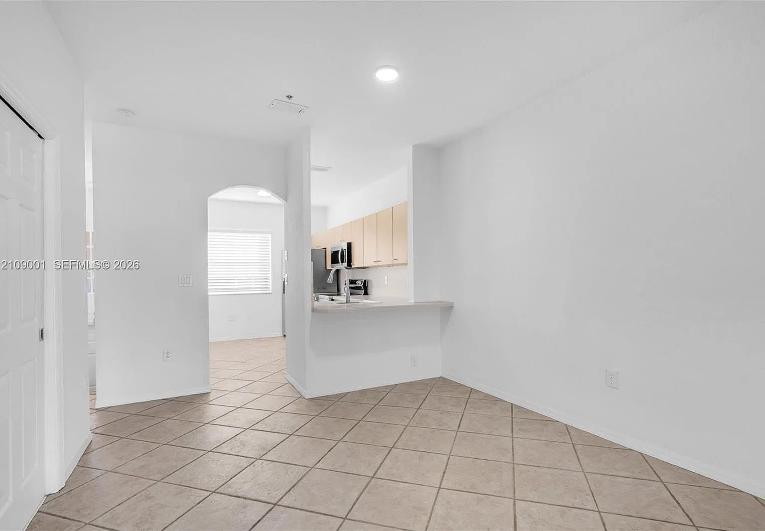 Las Brisas At Doral Condo — Photo 2