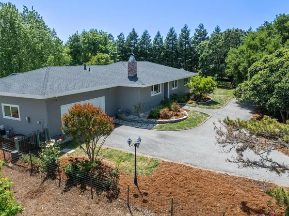 1395 Eastman Lane, Petaluma, CA 94952