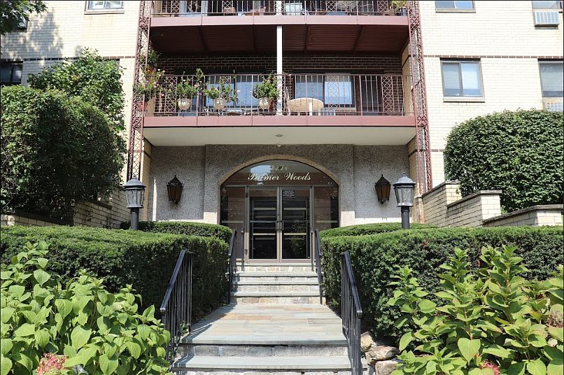 2nd image of 2221 Palmer Ave APT 3F