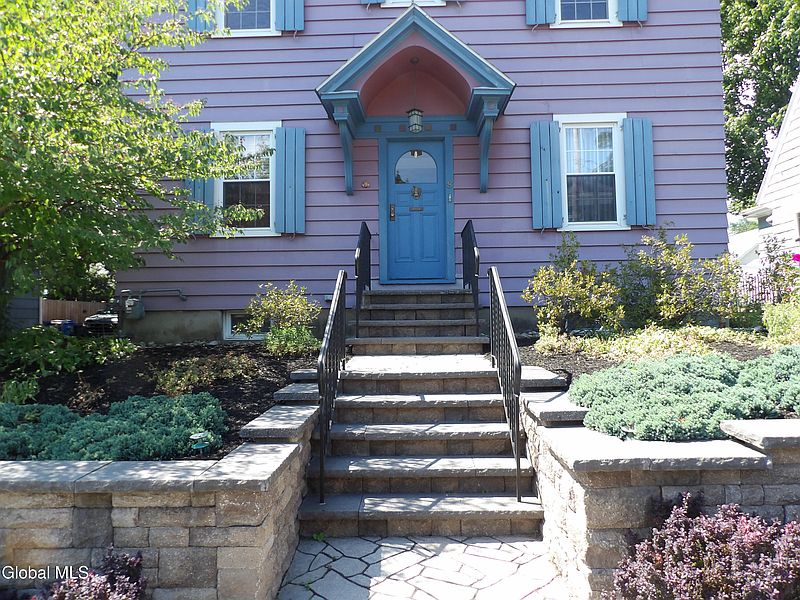 5th image of 8 Croswell Street