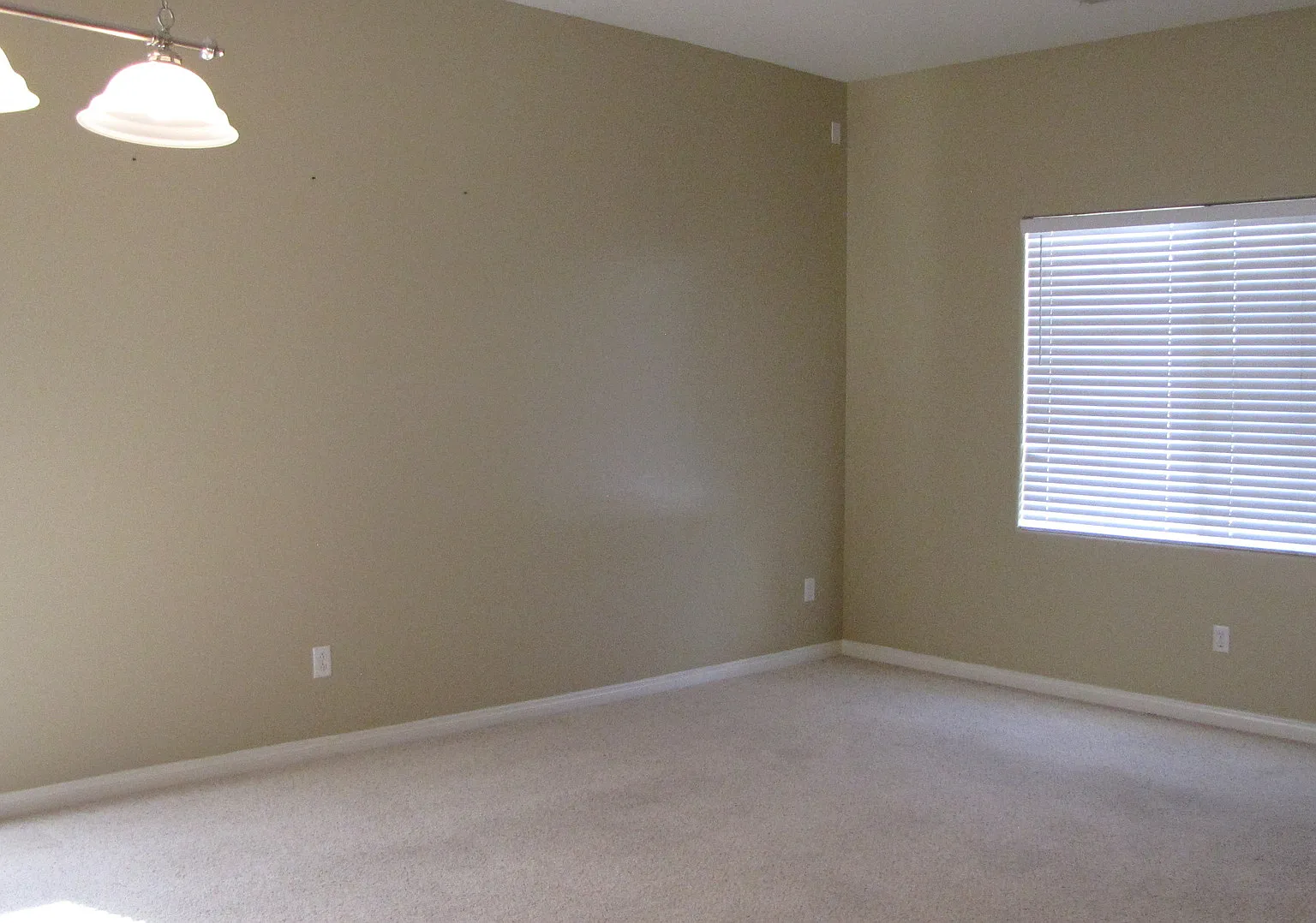 Great Home Southwest Lots of Room! — Photo 4