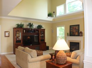 5700 Fairbourne Ct, Carmel, IN 46033